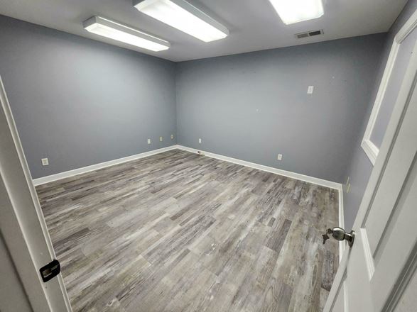 Suite 17B