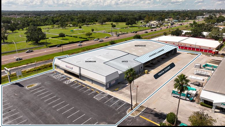Commerce Point | ±31,250 SF Showroom & Warehouse