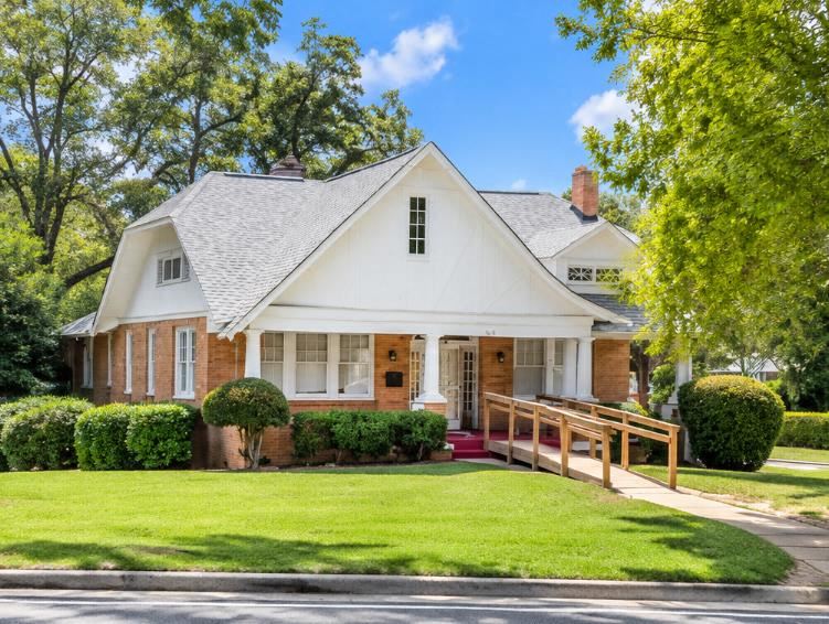 3678 Vineville Ave