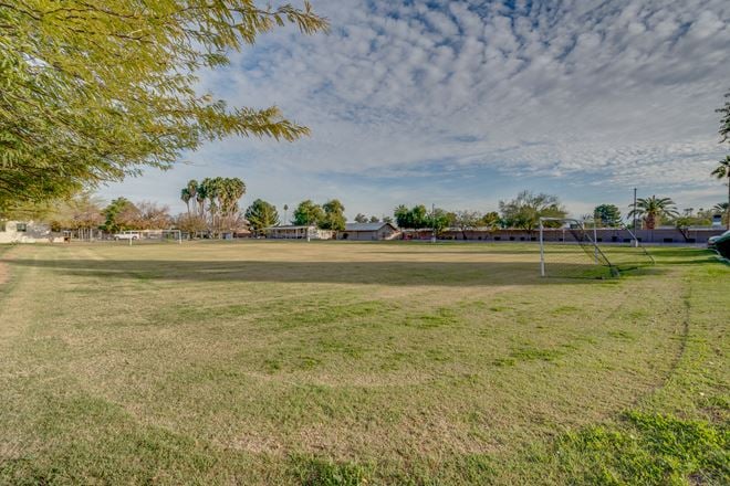 960 N Stapley Dr