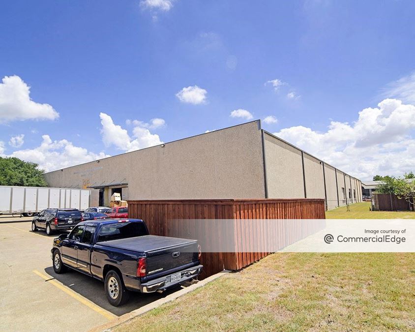 200 East Arapaho Road, Richardson, TX 75081