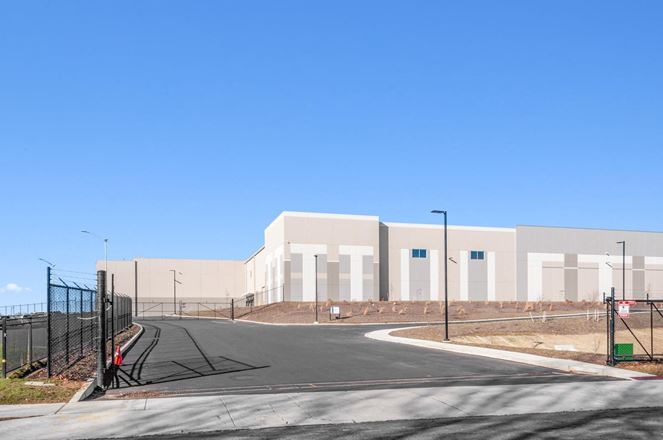 11501 Roosevelt Building 1
