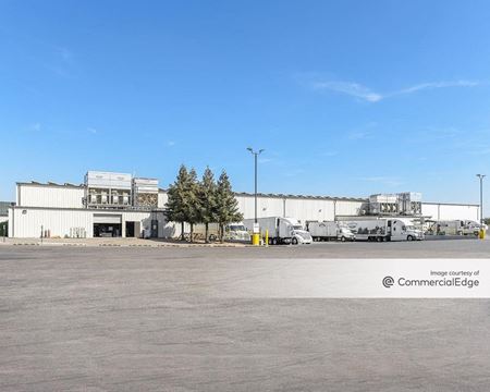 Photo of commercial space at 446 North Blythe Avenue in Fresno
