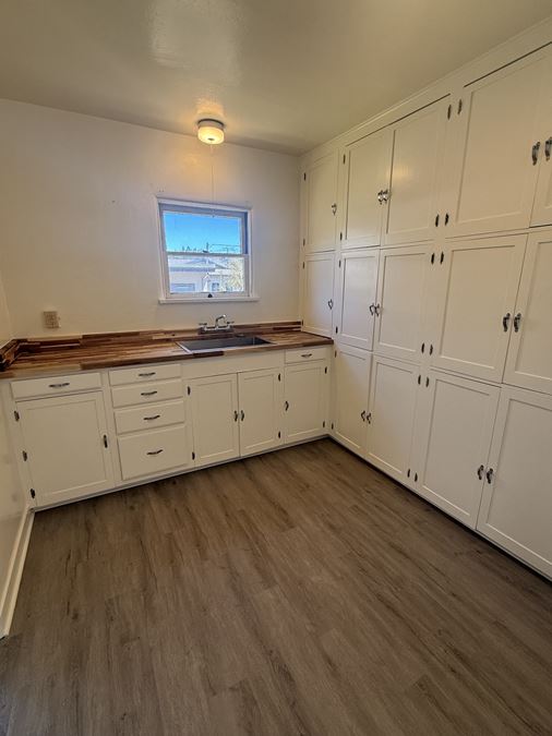 15 E Elm Ave.