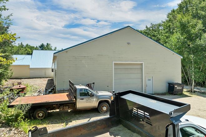 147 Middle Rd