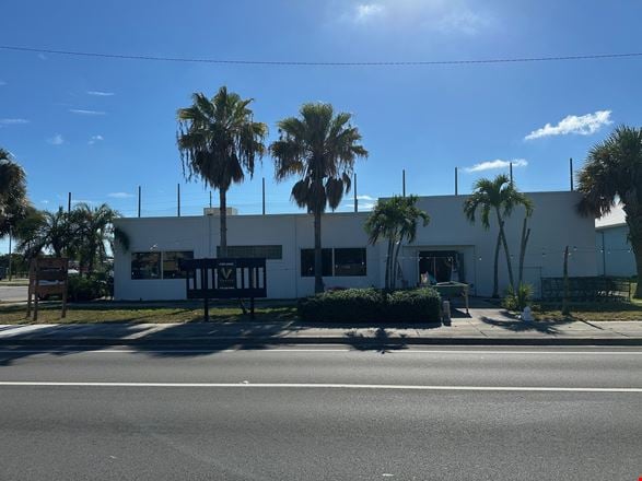 1102 S US Hwy 1