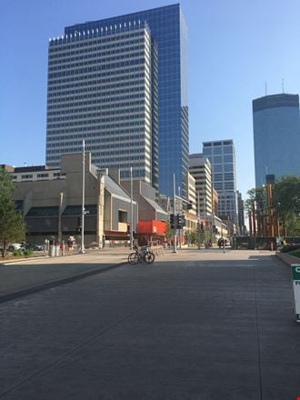 Retail property in Minneapolis, MN