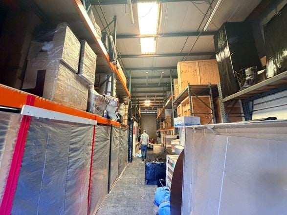 High Cube 2,000 SF Warehouse