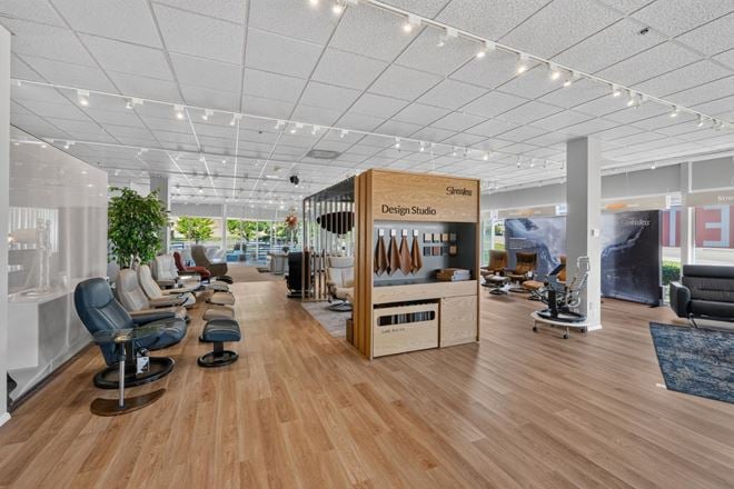 Flagship Creve Coeur Retail