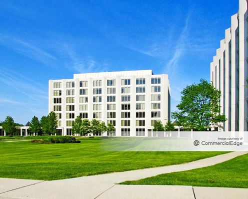 Commerce Plaza - 2015 Spring Road