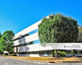 280 Corporate Center - 75 Livingston Avenue