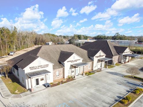 2,500 SF Endcap Medical Suite along Airline Highway