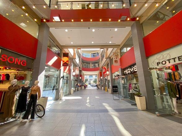 LA Fashion Mart Showrooms & Offices!