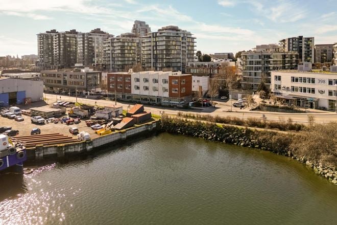203 - 388 Harbour Road