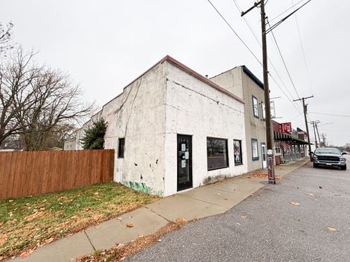 2,472 SF Retail Building for Sale