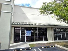 Office / Warehouse 2,021 +/- SQFT
