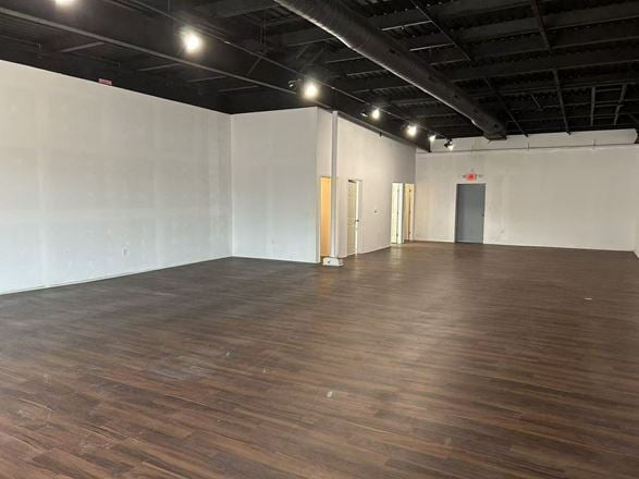3001 Broad River Plaza
