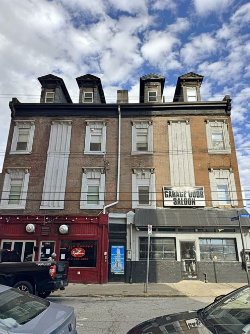 Stabilized, Mixed-Use Investment Opportunity: 0.12 Acres | 11 Leased Apartment Units, 2 Retail Tenants