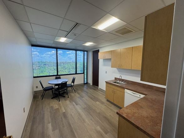 2490 SF Suite 650 Professional & Medical Office Space for Lease – Suite 650