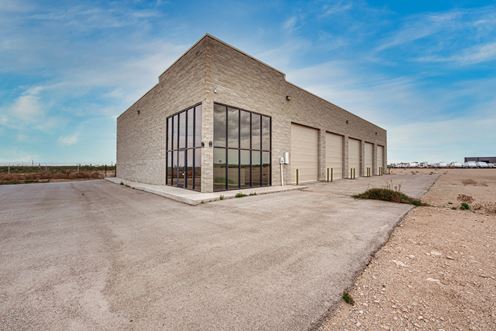 Motivated Owner: Modern Industrial Office/Shop Near I-20