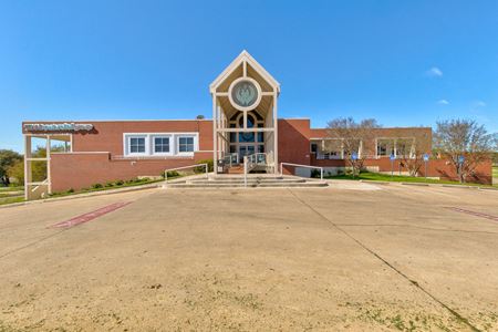 Commercial space for Rent at 1717 Precinct Line Rd in Hurst