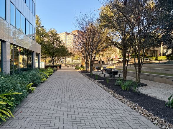 TX, Austin - Arboretum Plaza