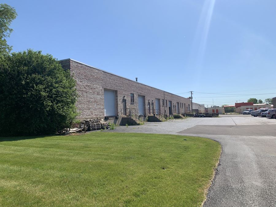 390-402 E. St. Charles Road