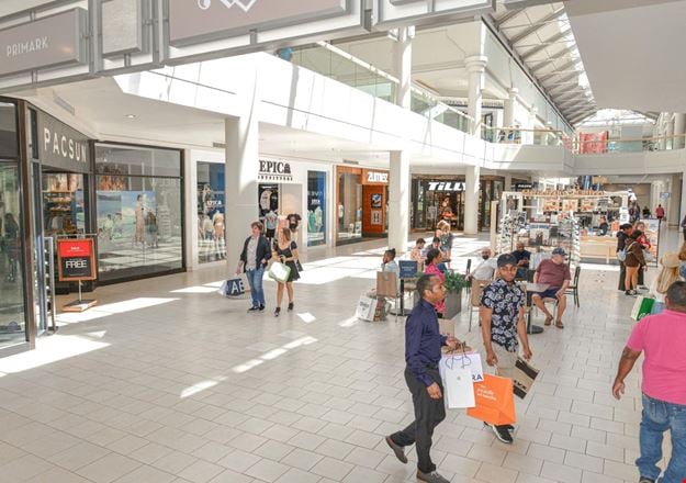 Freehold Raceway Mall