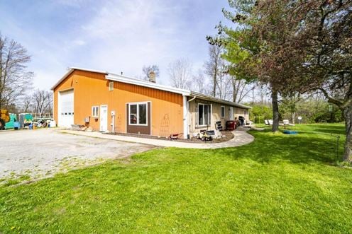 360 Eyster Dr
