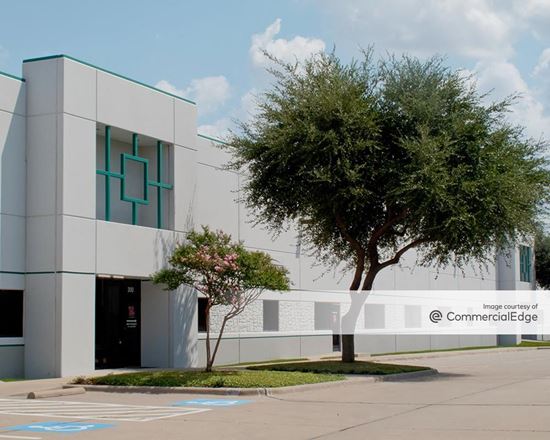 Prologis Plano Distribution Center - 2901 & 3001 Summit Avenue