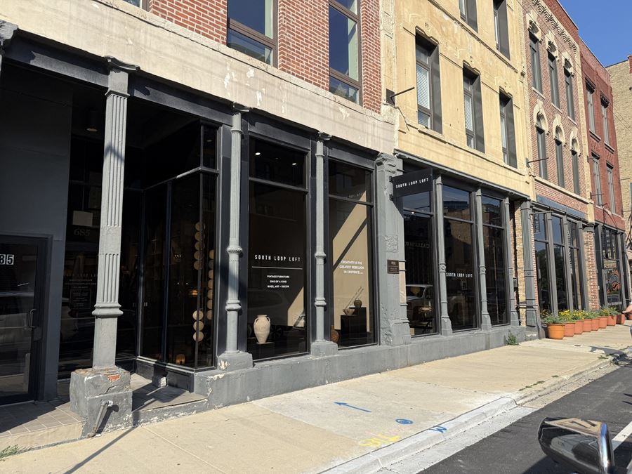 685 N Milwaukee Ave