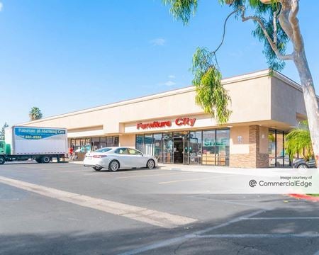 Retail space for Rent at 632 South Harbor Blvd in Santa Ana