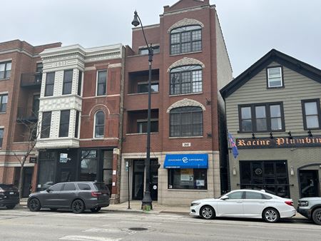 Photo of commercial space at 2640 N Lincoln Ave in Chicago