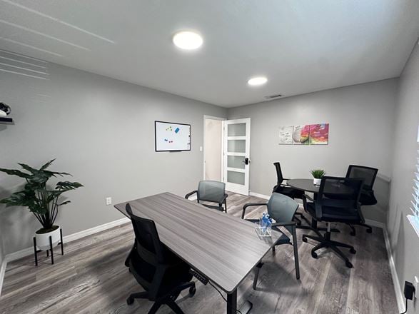Coworkers Zone LLC - Longwood