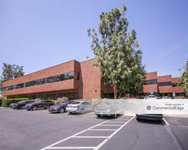 Valencia Executive Plaza
