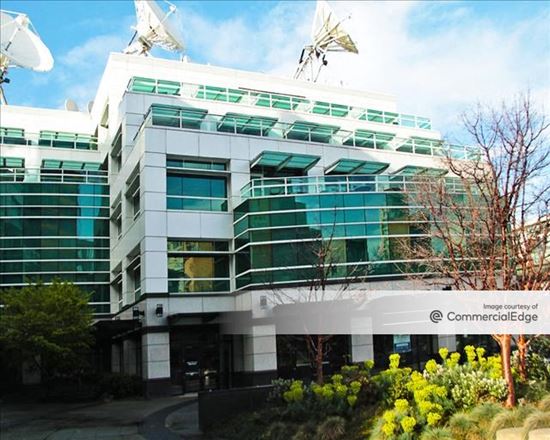 Komo Plaza East