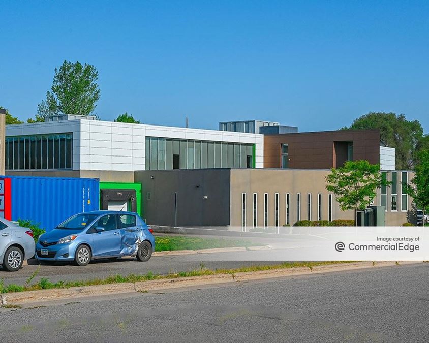 1977 West River Road North, Minneapolis, MN Industrial Building