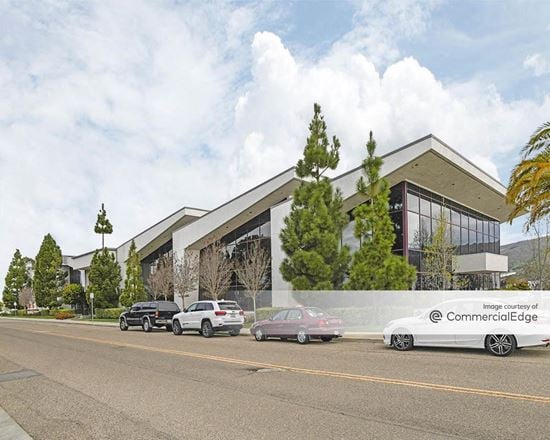 805 Aerovista Place
