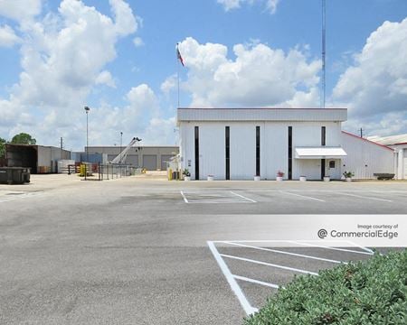 Photo of commercial space at 5025 Jensen Drive in Houston