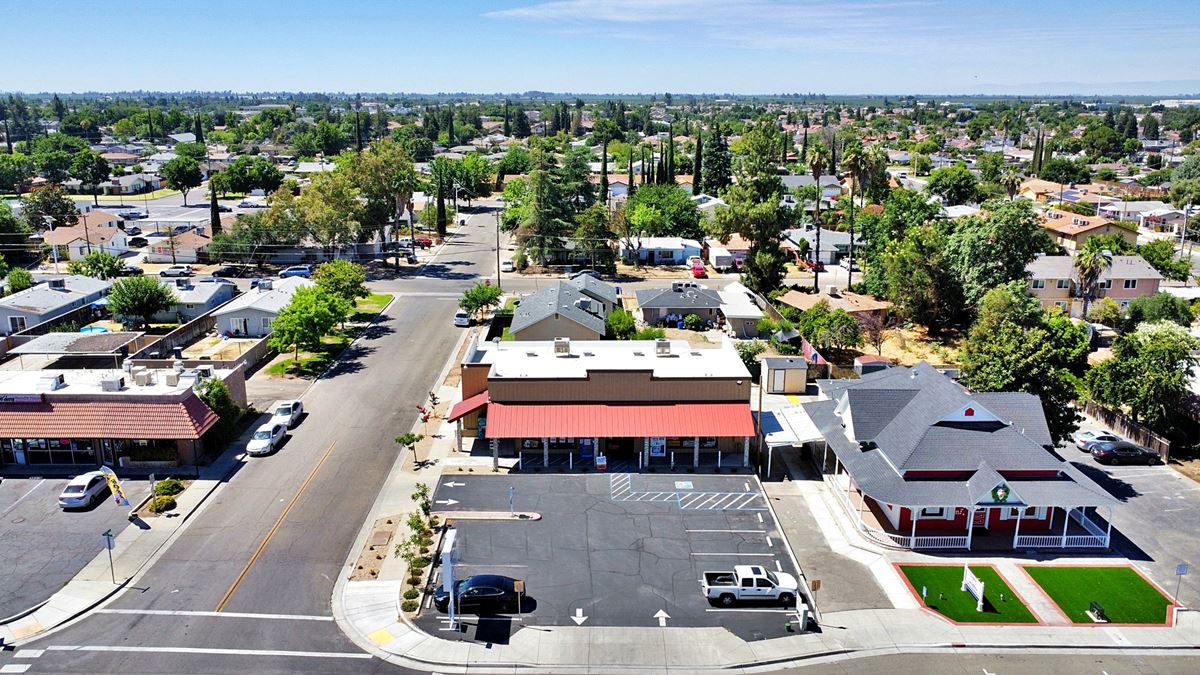 300 West Olive Ave, Madera, CA retail Space