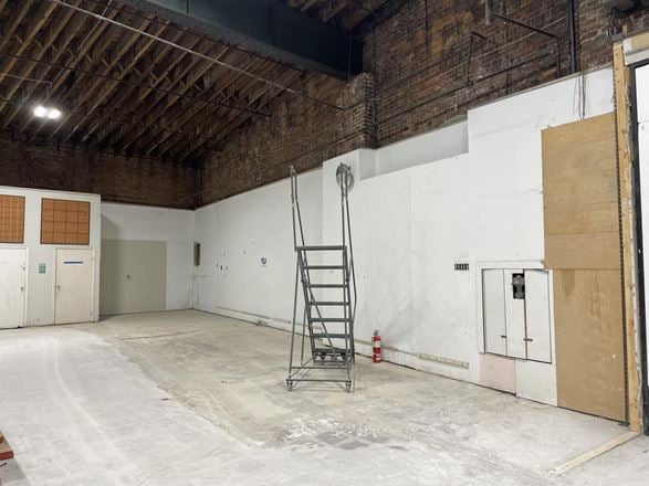 176 Flushing Ave