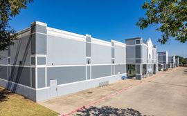 8555 Airport Fwy