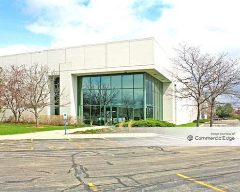 340 West Crossroads Parkway