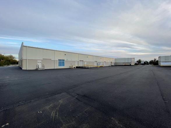 Campus Drive Office & Flex Buildings