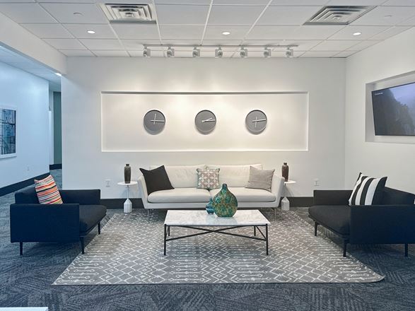 VA, Alexandria - 211 N Union