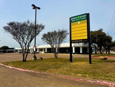 Retail space for Rent at 14885 Inwood Rd in Addison