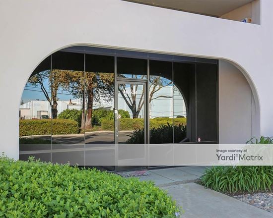 Las Plumas Business Park