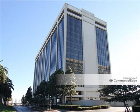 Photo of commercial space at 2000 Powell Street in Emeryville