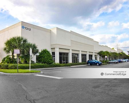Industrial space for Rent at 7312 Kingspointe Pkwy in Orlando