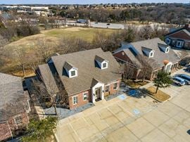 109 River Oaks 
